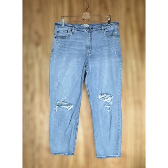 Abercrombie & Fitch High Rise Mom Jeans Light Wash Distressed Ripped Size 33/16 - Picture 2 of 10